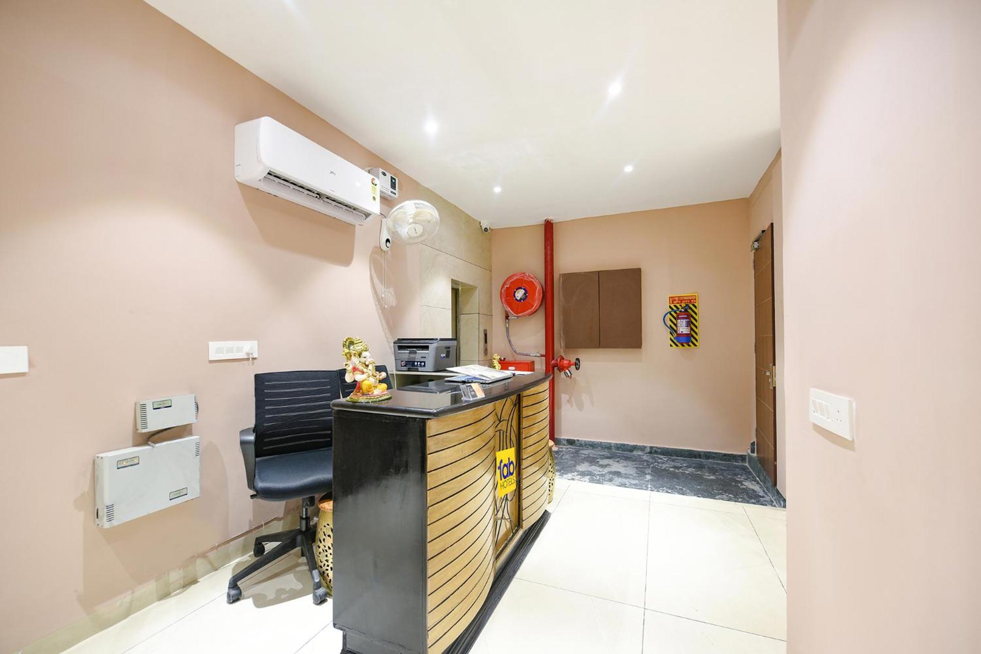 Fabhotel Supreme Suites Ludhiana Eksteriør billede